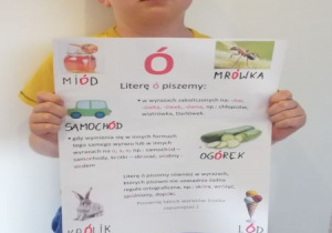 Filip Świdziński z pracą konkursową.